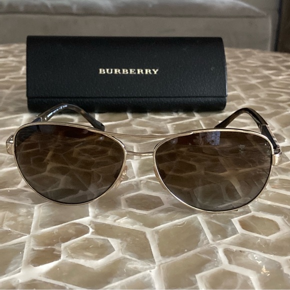 Burberry (BE3080 1145T5) limited edition unisex sunglasses - Picture 2 of 10